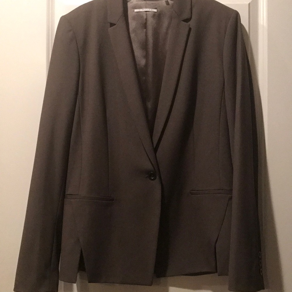 Tahari Blazer
